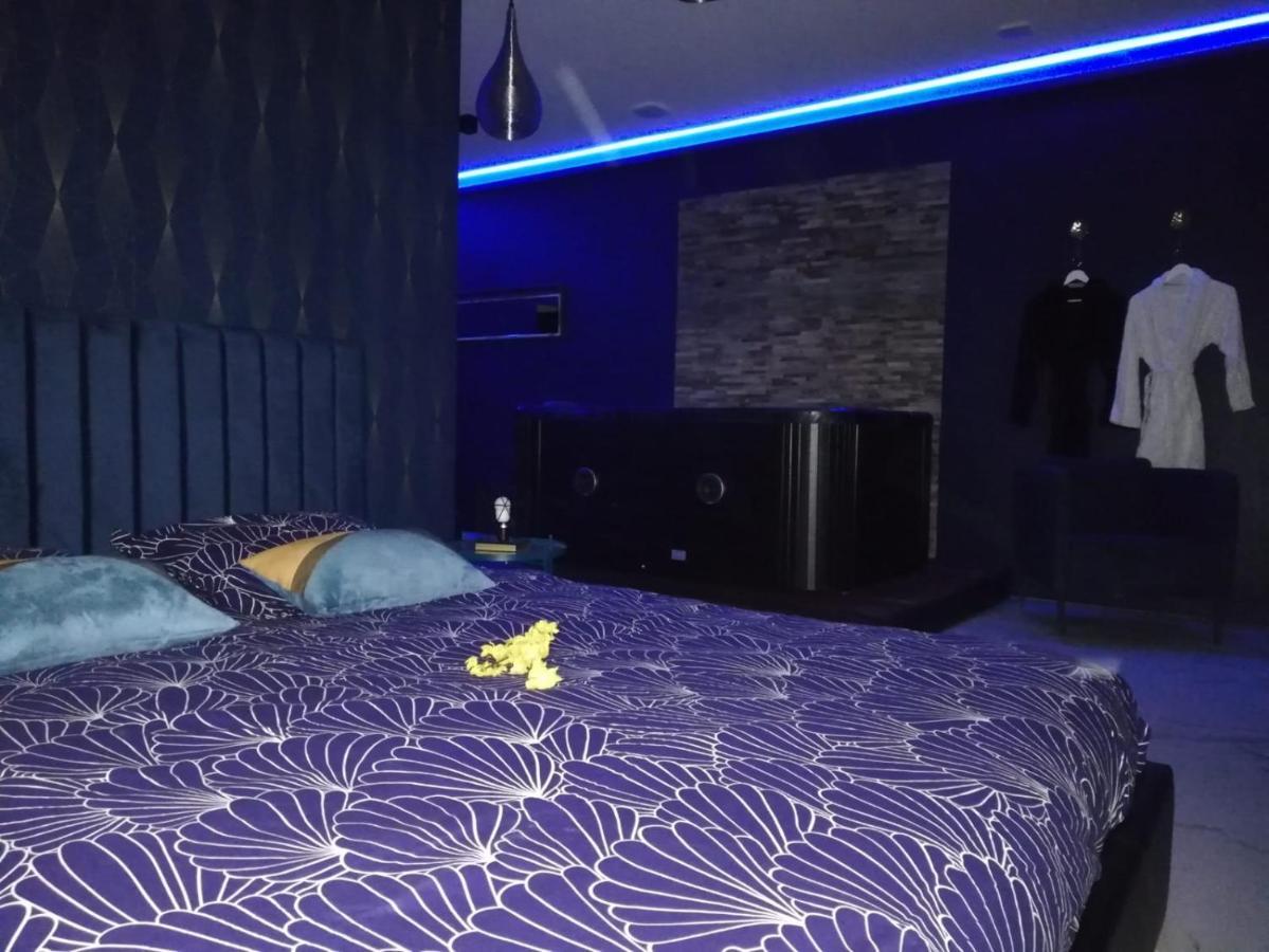 Suite Blue Jacuzzi Le Breuil  Экстерьер фото