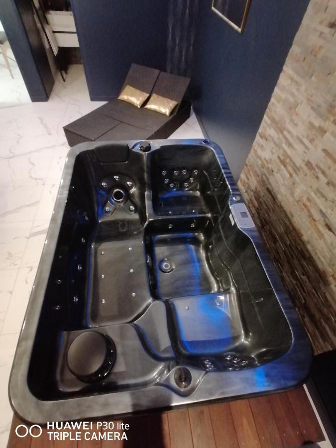 Suite Blue Jacuzzi Le Breuil  Экстерьер фото