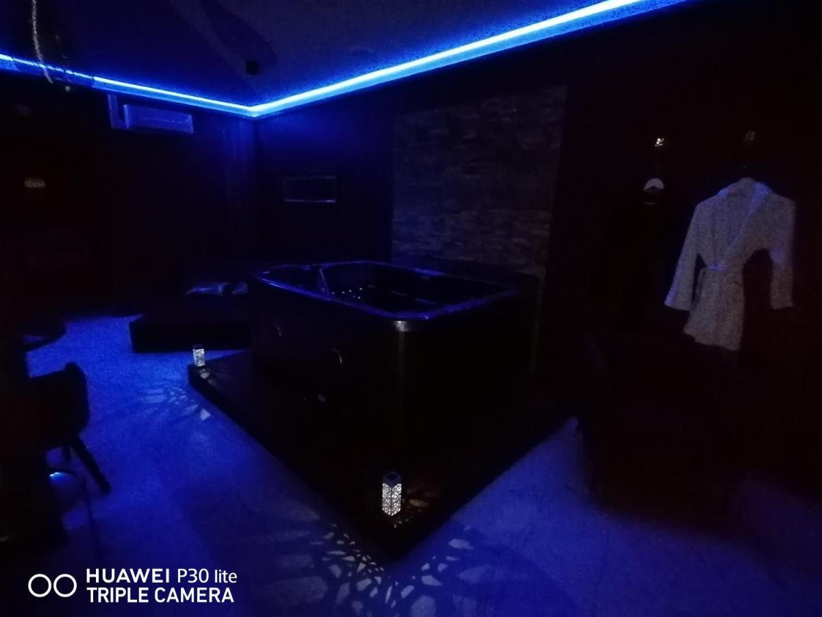 Suite Blue Jacuzzi Le Breuil  Экстерьер фото